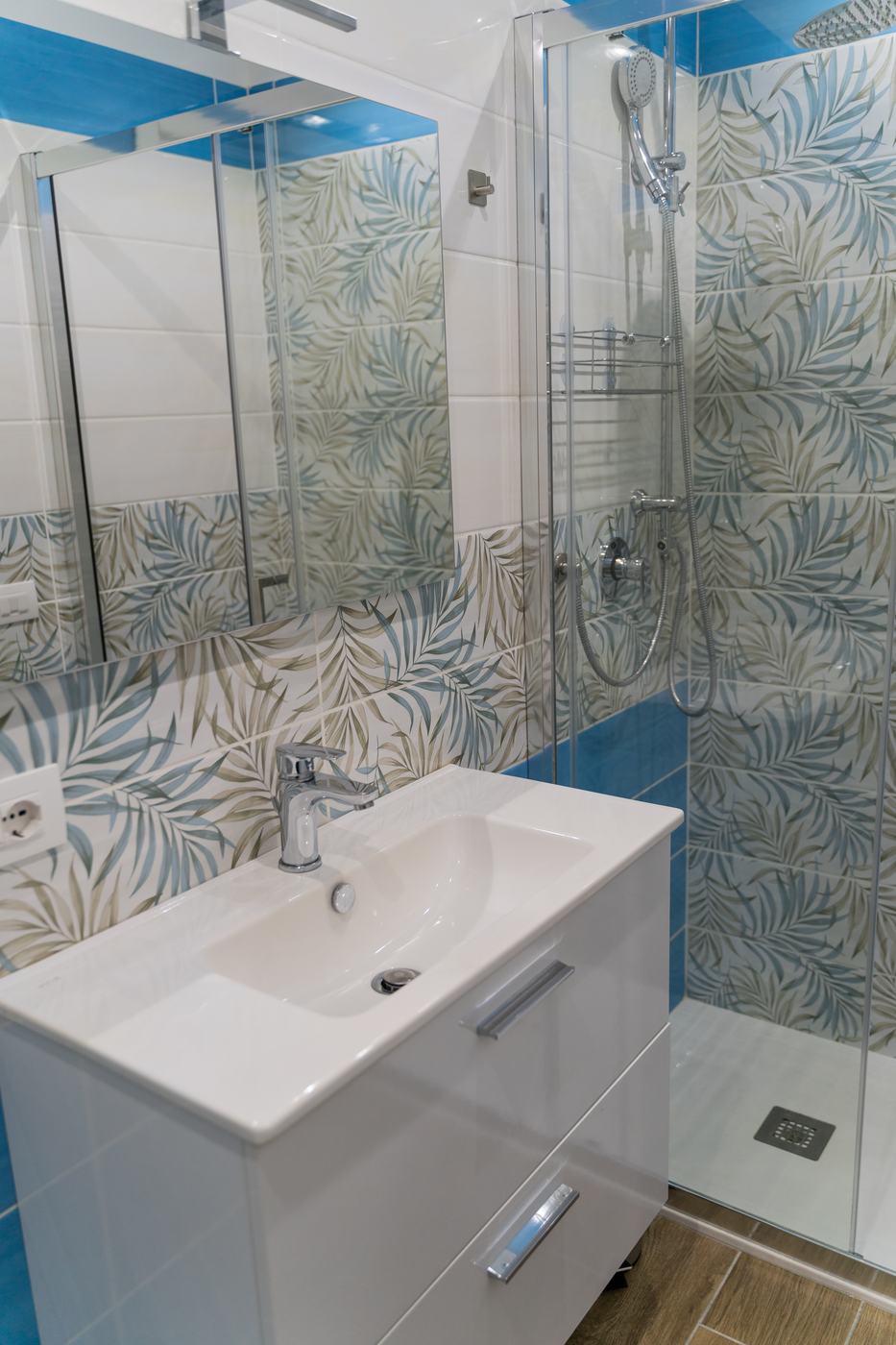Alleria: bagno privato con doccia e lavabo